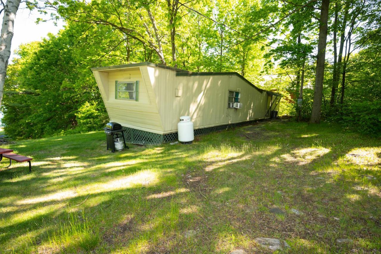 Fair Wind Motel And Cottages Clayton Exterior photo