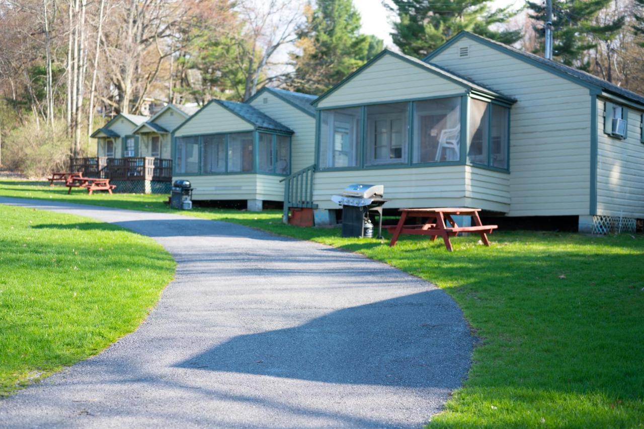 Fair Wind Motel And Cottages Clayton Exterior photo